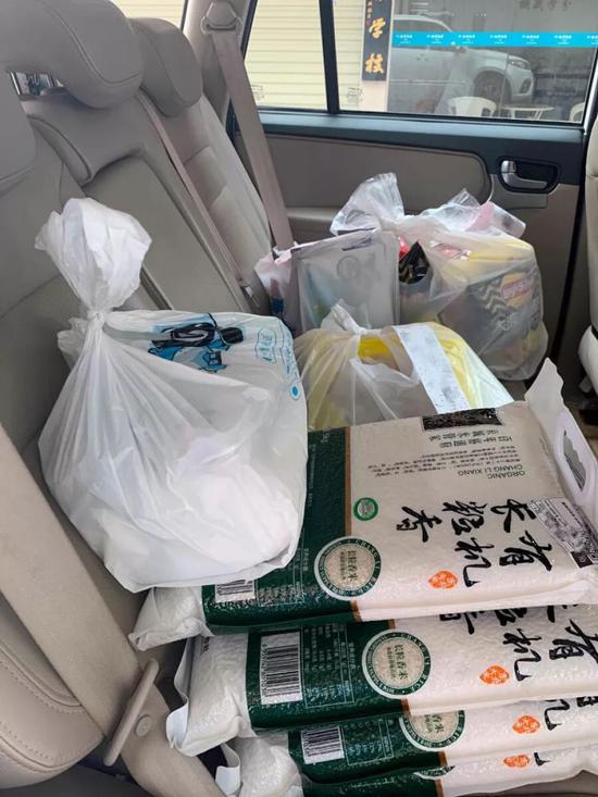 多地餐饮推公筷公勺分餐制:一菜一夹,火锅应提供“生料专用筷”-必一·体育(图1) bsports必一