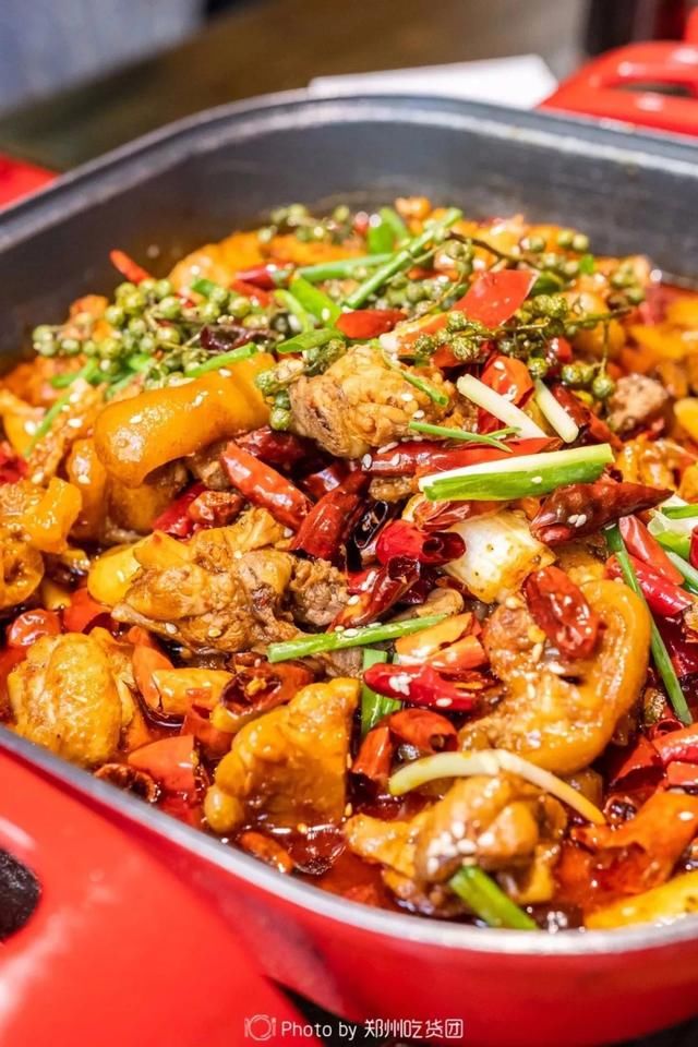 bsports必一-运动场上的青春激情(图1) bsports必一