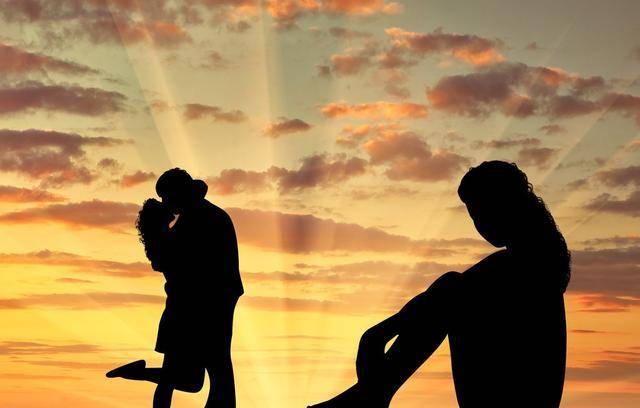 bsport必一运动-
什么样的八字容易出轨？(图2)